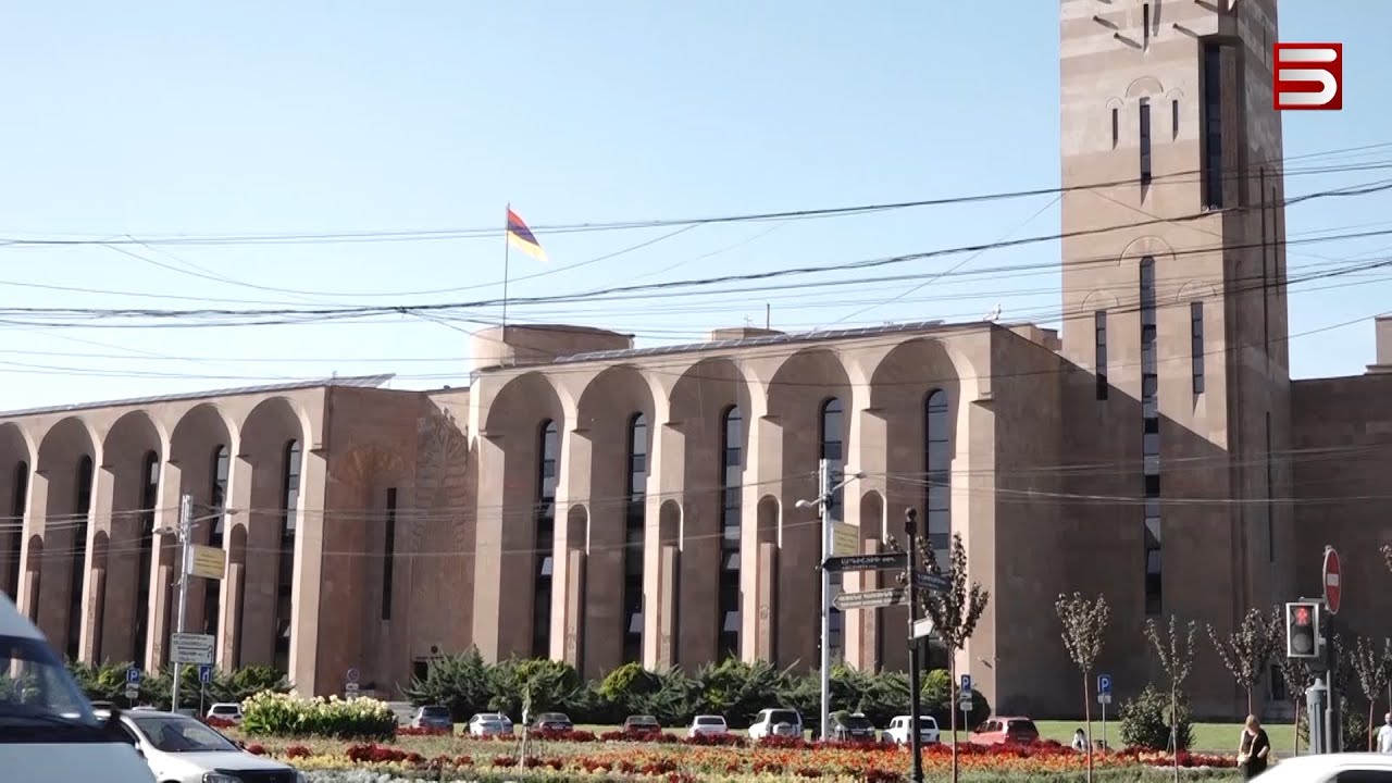 «Լուսավոր Հայաստան» կուսակցությունը հրաժարվում է վարչապետական գզվռտոցից և առաջարկում է հոգեւոր դասի ներկայացուցչի նախագահություն